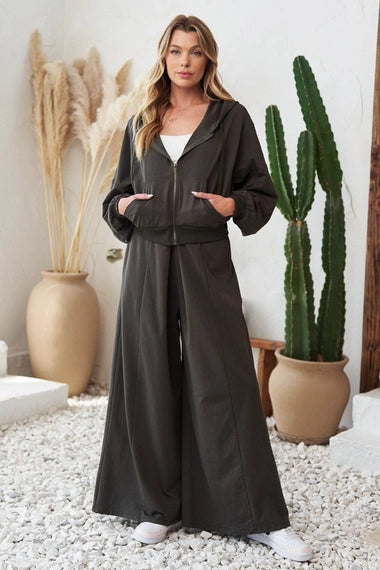 Solid Pleated Wide-Leg Pants
