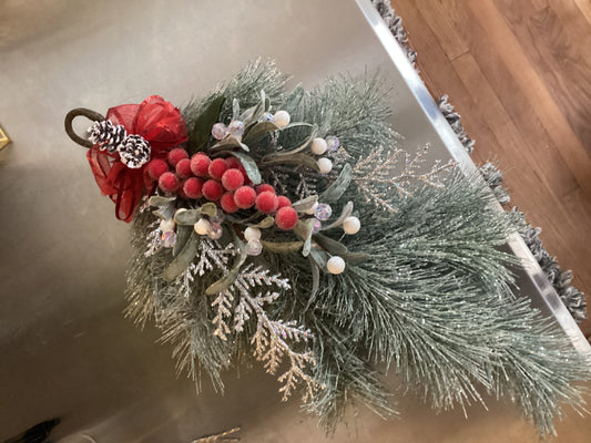 Swallows Nest Christmas Swag