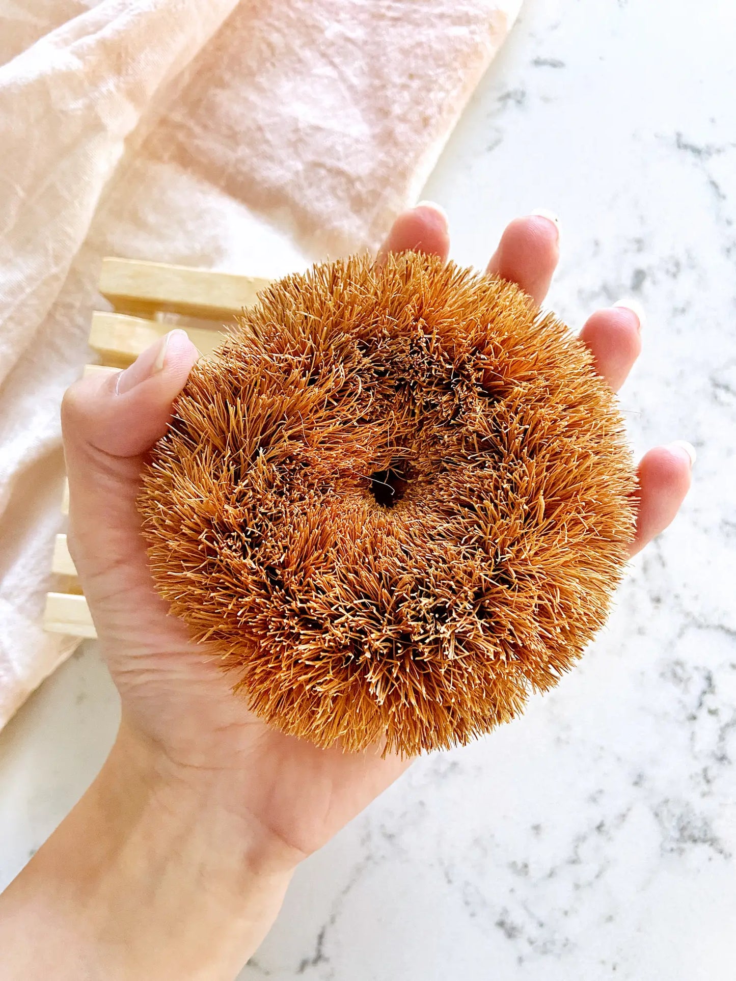 Round coconut scrubbie